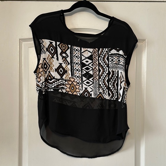 Black and White Geometric Women's Top - Picture 1 of 5